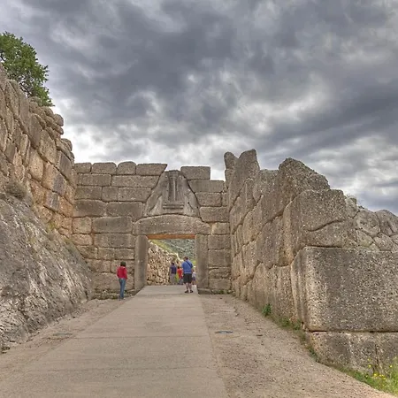 Deluxe 2-bedroom In The Heart Of Nafplio