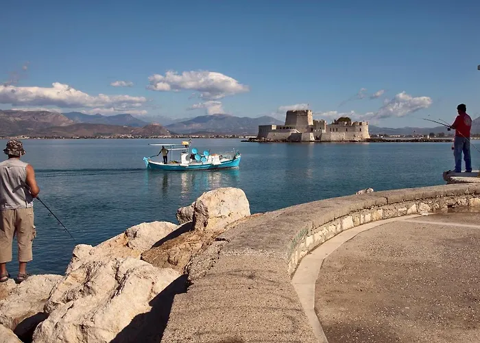 Deluxe 2-bedroom In The Heart Of *